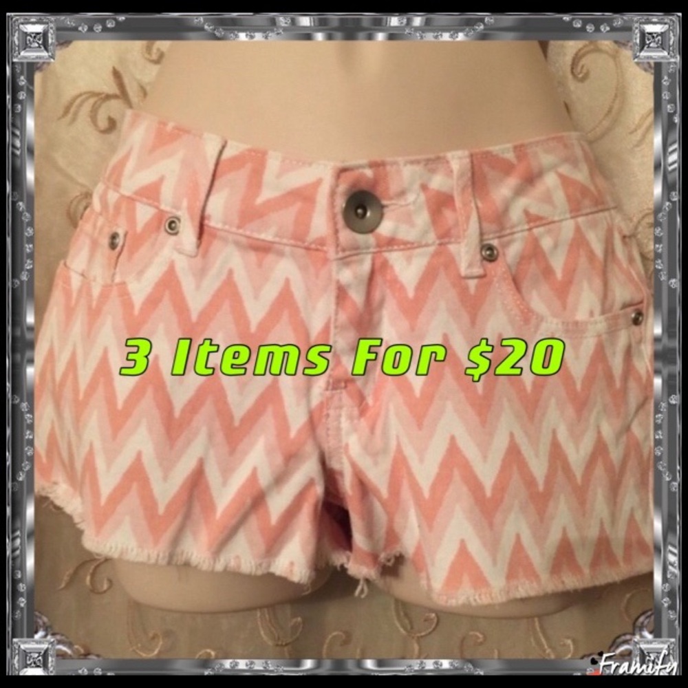 Mudd Art Printed Short Shorts